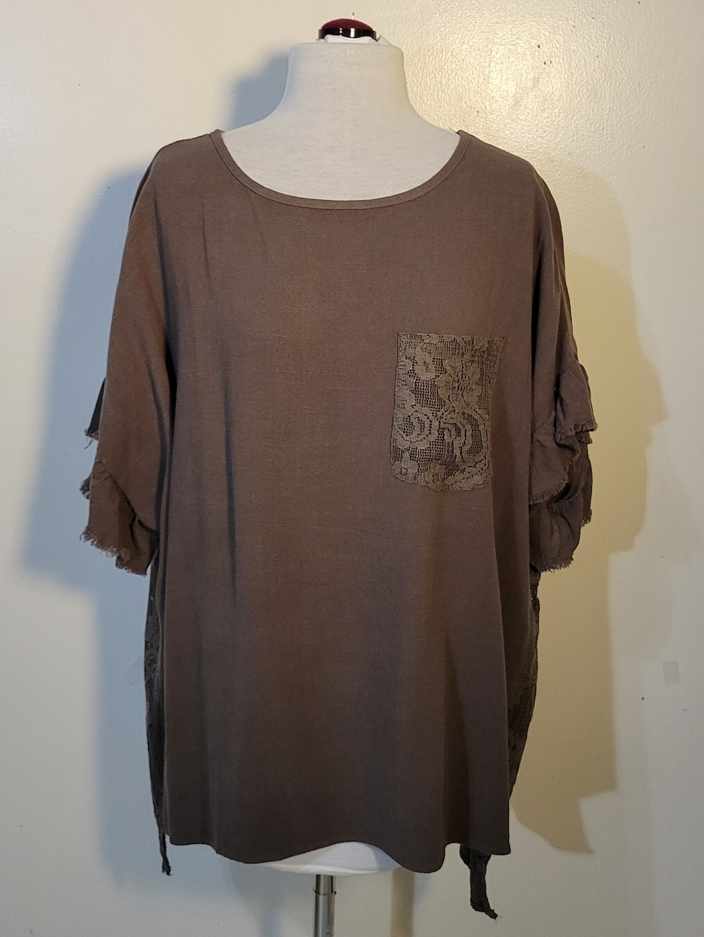 Easel (Women's M) Taupe Over-sized Boxy Crewneck Ruffled Short Sleeve Tee - Picture 2 of 10